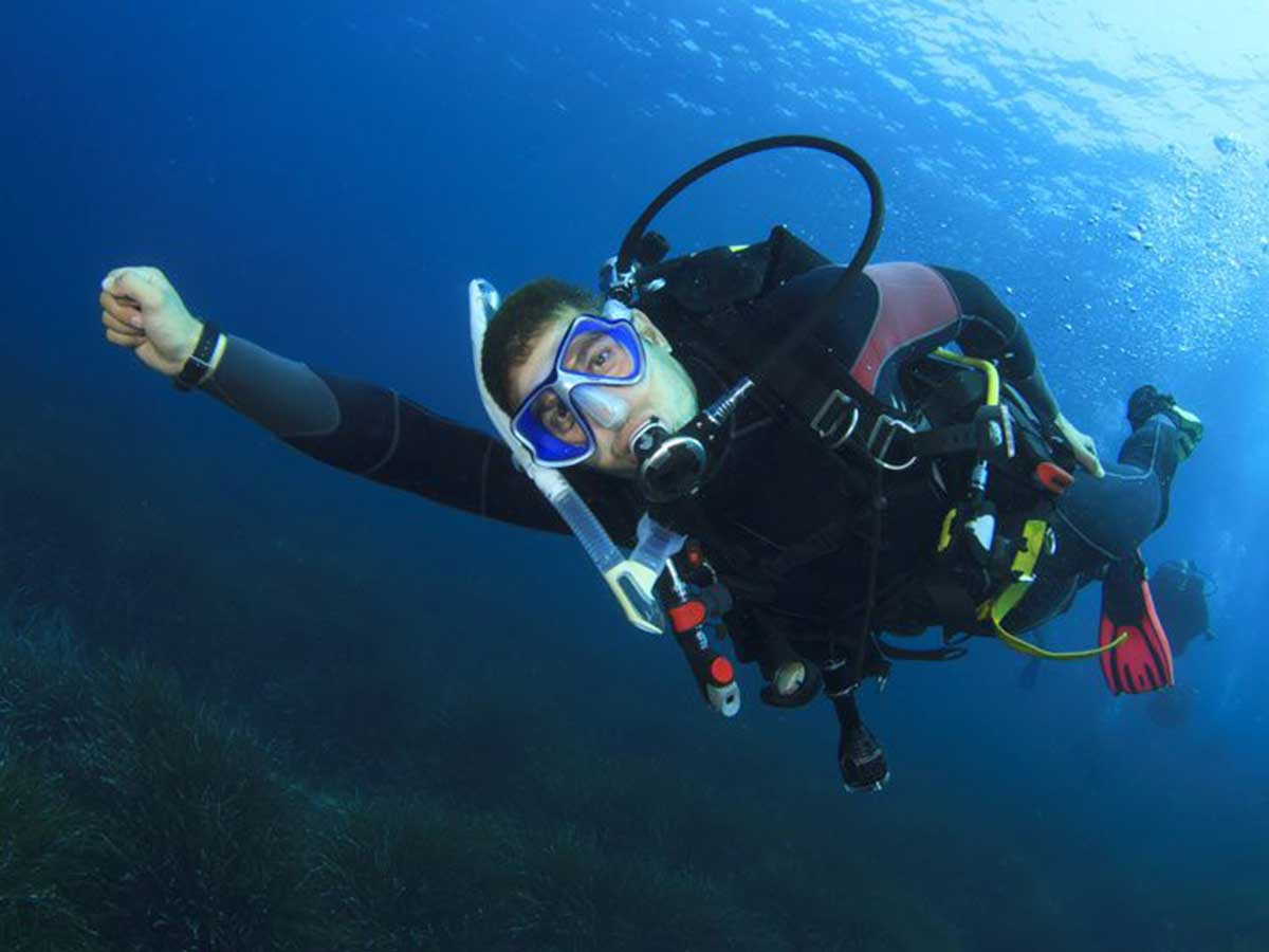 PADI Diver Course Diving in Hurghada