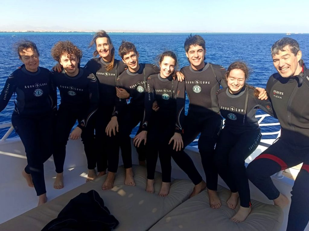 Divers group with Diving Around