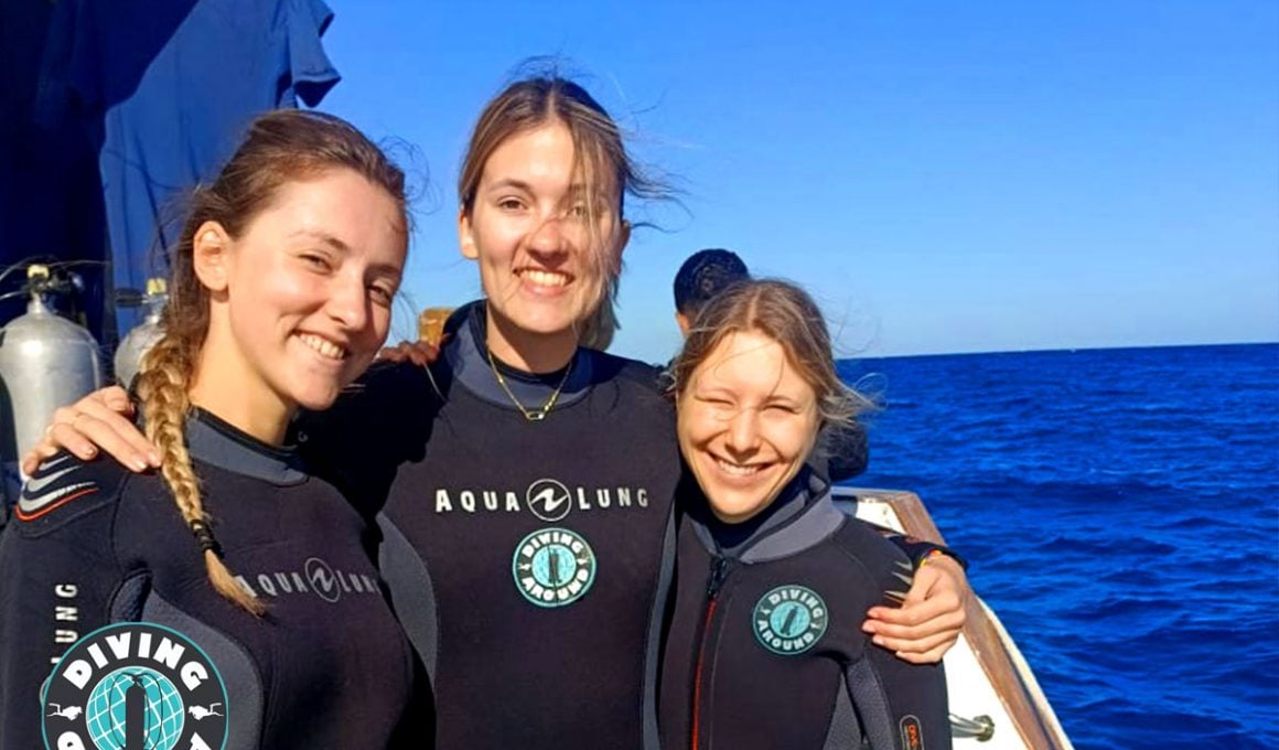 Dive boat in the Red Sea for introductory diving trips